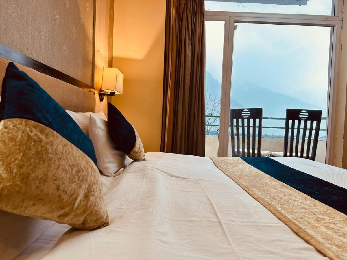 Hotel The Royal Majestic Mountain View Manāli Exteriér fotografie