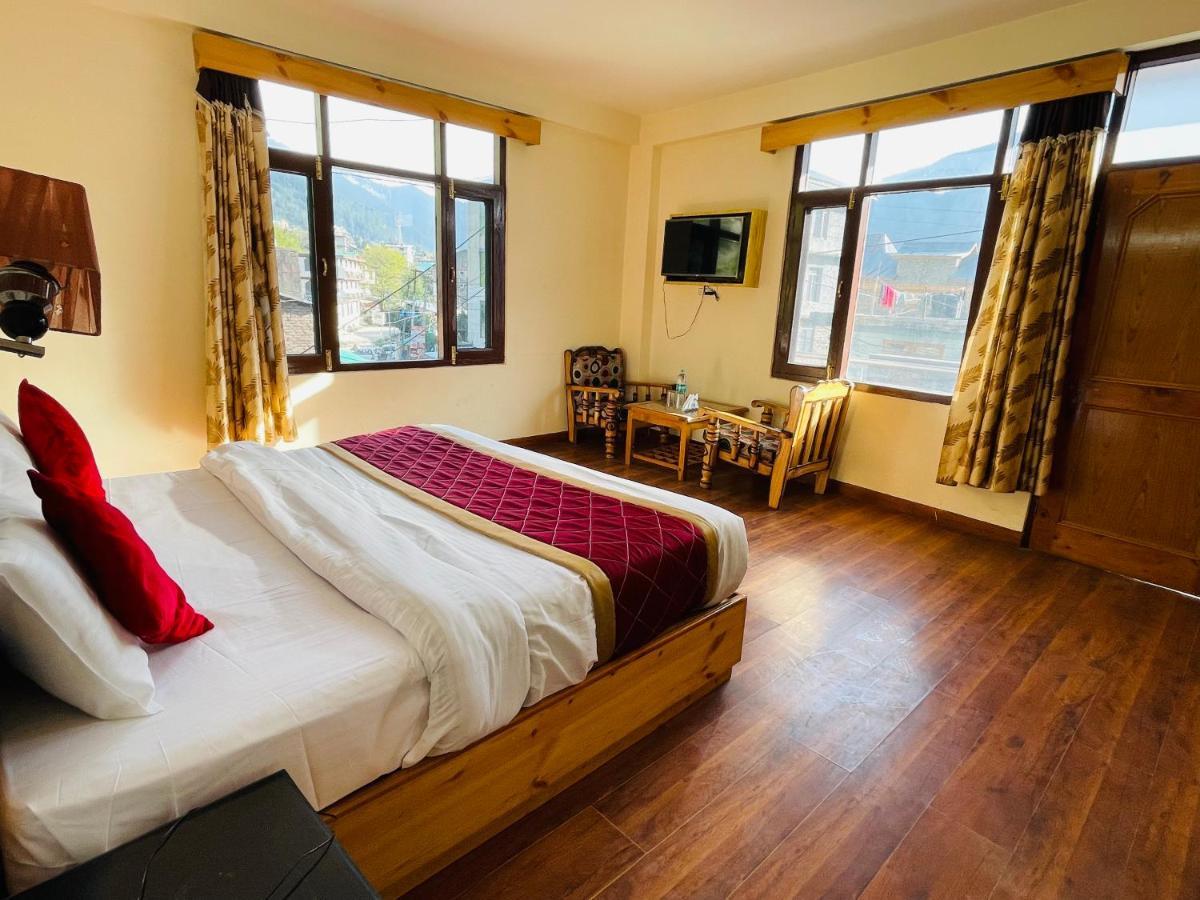 Hotel The Royal Majestic Mountain View Manāli Exteriér fotografie